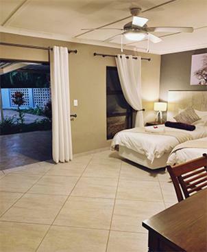 The Wilds Guest House 赫卢赫卢韦 外观 照片